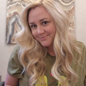 Meet your Posher, Lisa